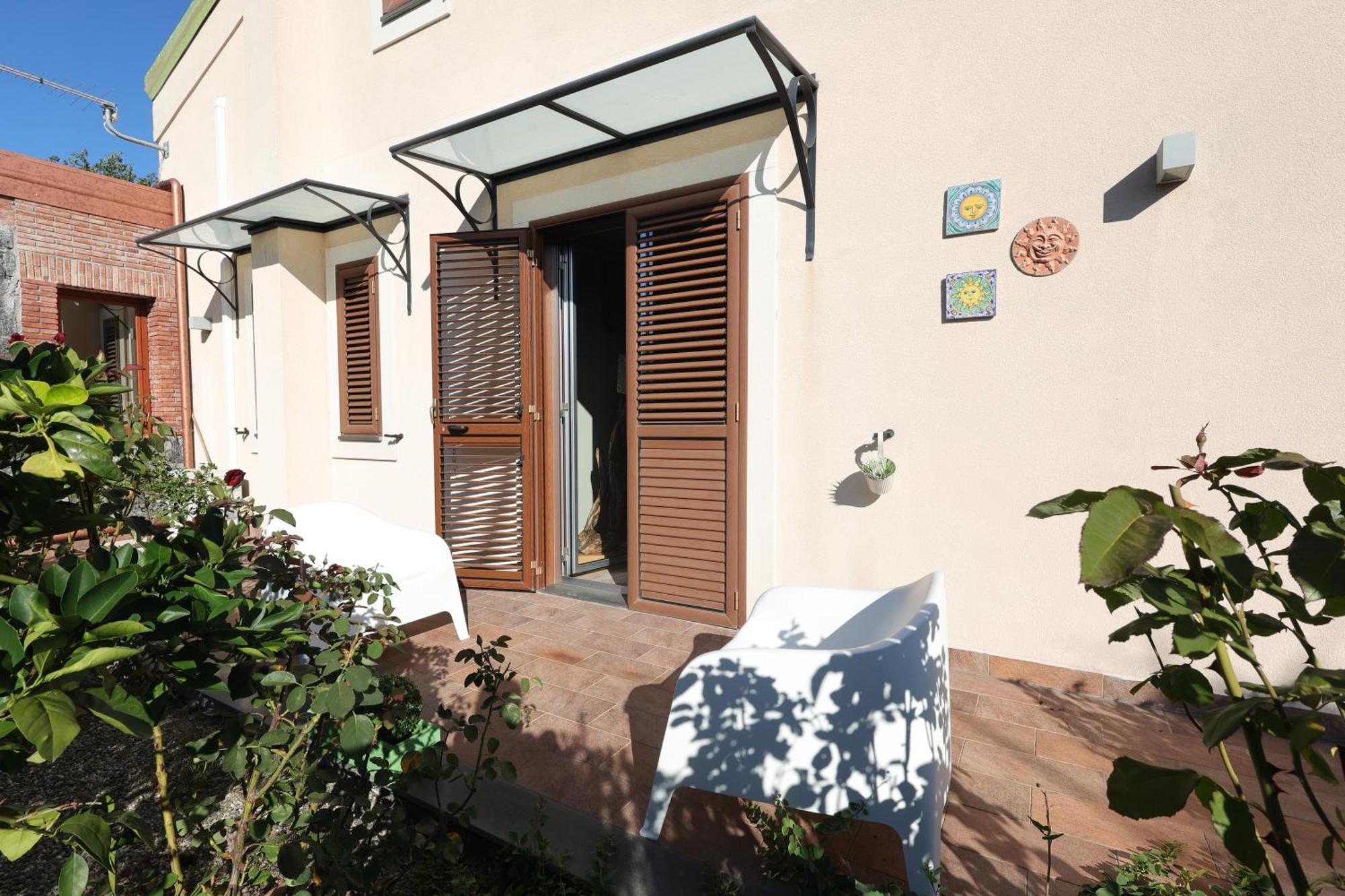 Le Stanze Dei Colori Hotel Aci Bonaccorsi Luaran gambar